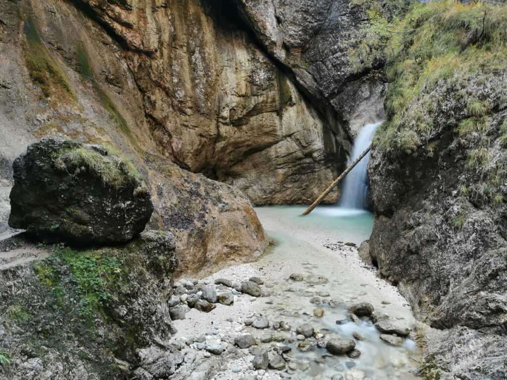 Klammen, Schluchten und Wasserfälle in Bayern - besuch mal die Almbachklamm!