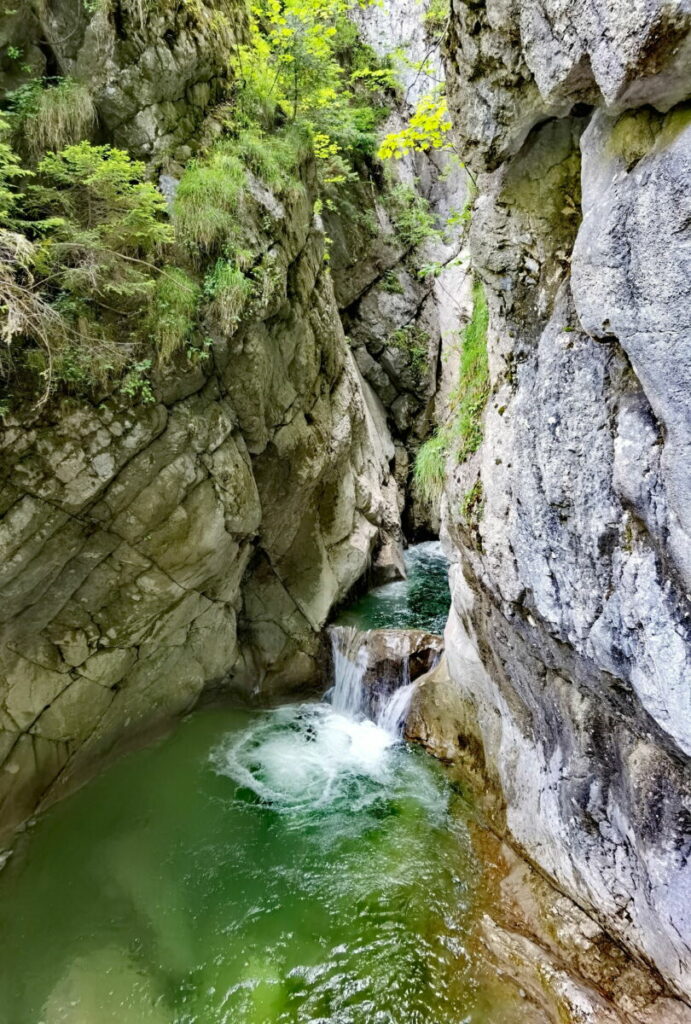 Die Tatzelwurm Wasserfälle in Deutschland haben den Charakter einer Schlucht 